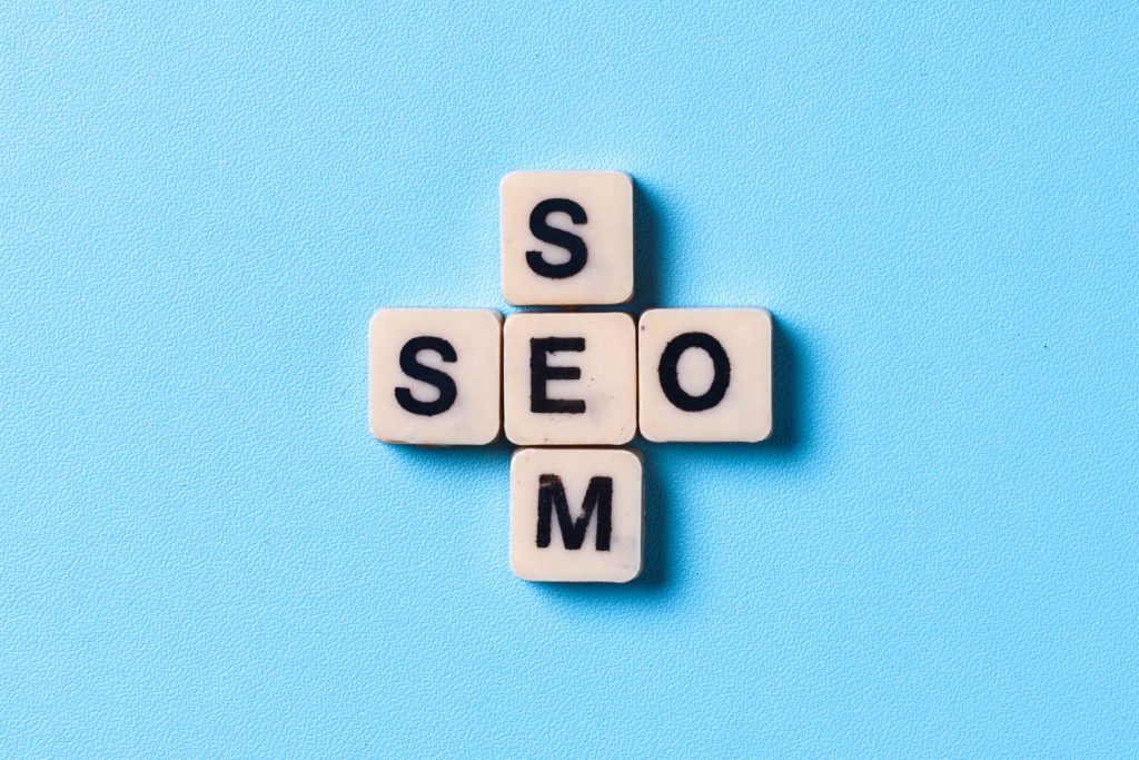 ¿Qué diferencias hay entre SEO y SEM para mejorar la visibilidad online?
