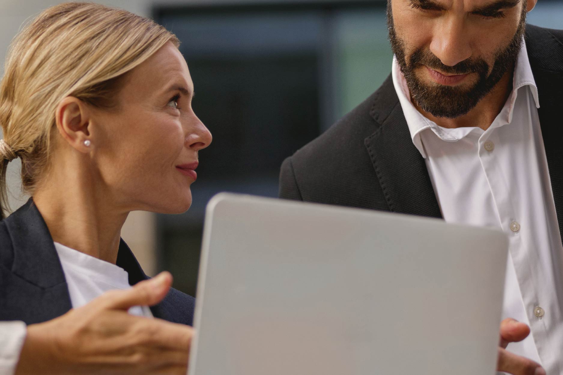 ¿Dónde puedo ver ejemplos de campañas exitosas de publicidad digital en el mercado latinoamericano?