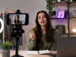 El rol del audio original vs las canciones de tendencia en el alcance de un video corto